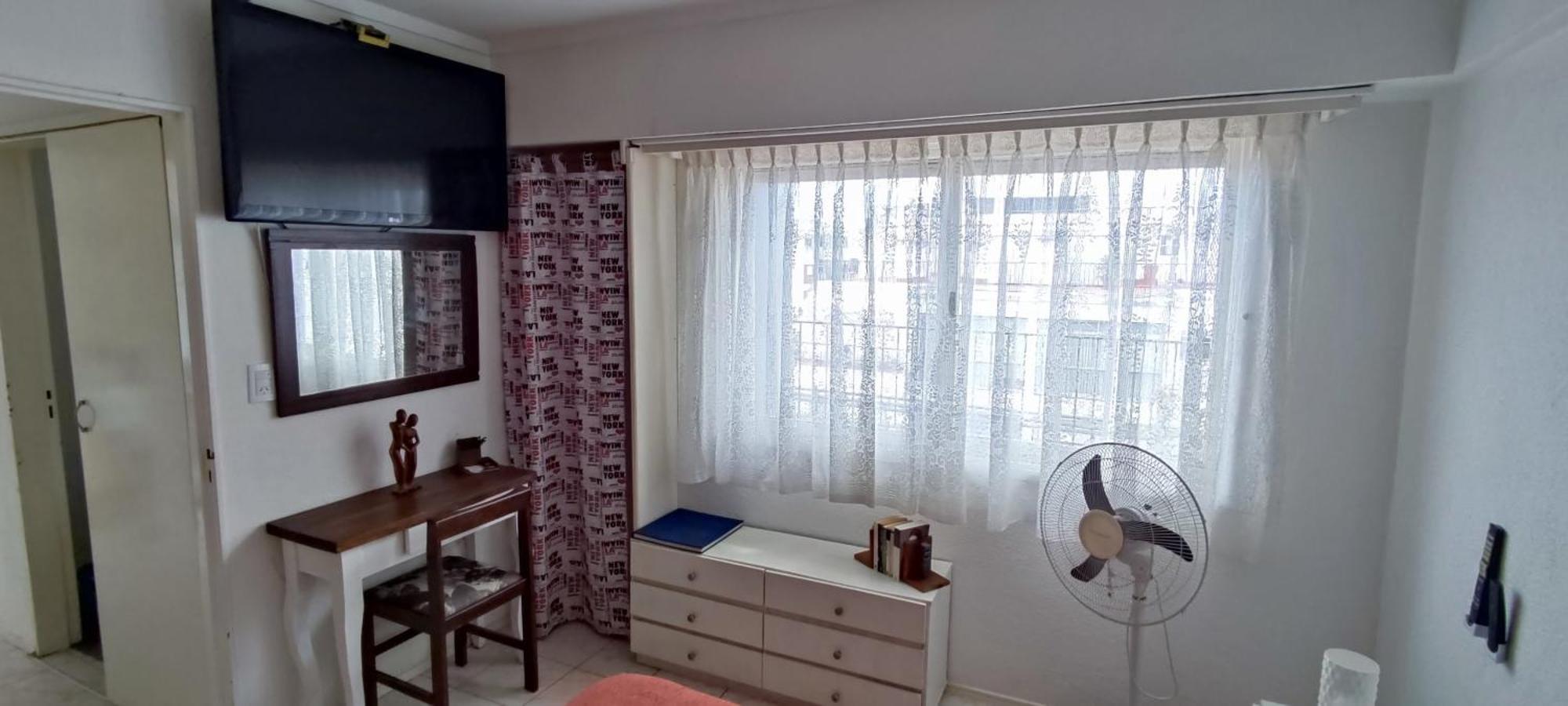 A Pasos Del Mar Con Enorme Terraza! Apartamento *